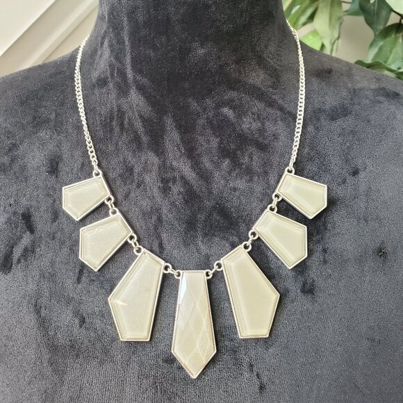 House of Harlow Inspired Women's Classic Taupe Bib Geometric Choker Necklace - Picture 1 of 7